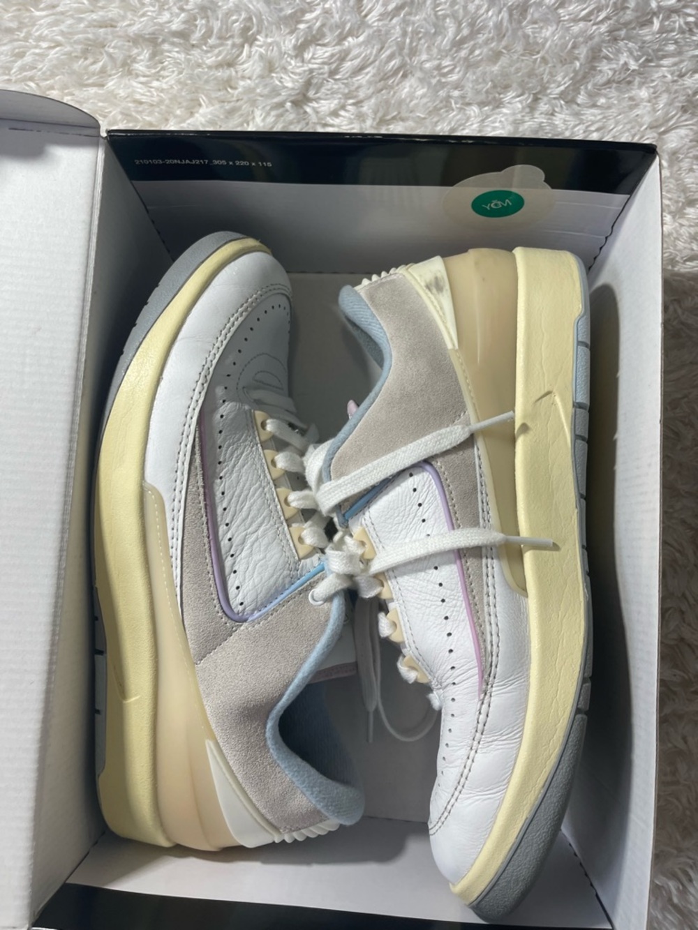 Women's Retro Low-Top Sneakers in White and Cream
